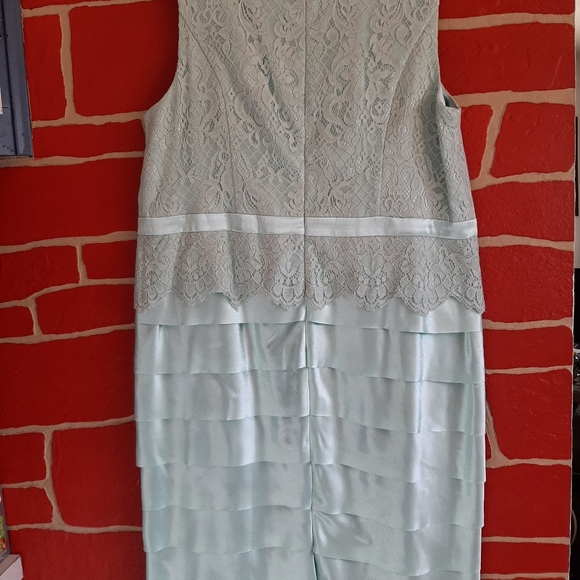 Mother of the bride size 14 dress 2 peice - Picture 6 of 6